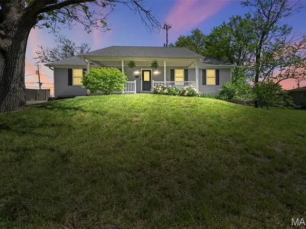 120 View Point Ln, Lake Saint Louis, MO 63367