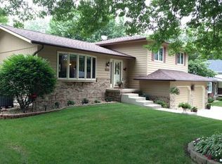 1930 Harrow Rd, Waterloo, IA 50701