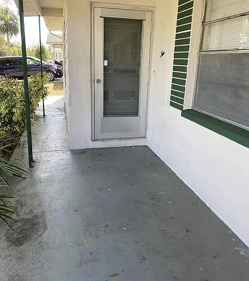 10 S Fillmore St — Photo 2