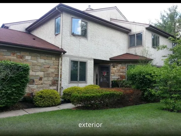 61 Woodmont Dr, Lawrence Township, NJ 08648