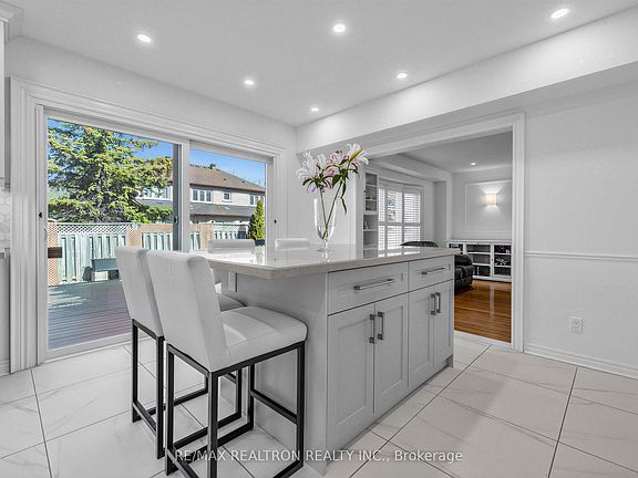5th image of 10 Macrill Rd