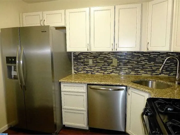 2 bed, 907 sqft, $1,980 — Photo 4