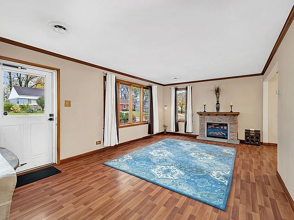 5th image of 349 Marquette St