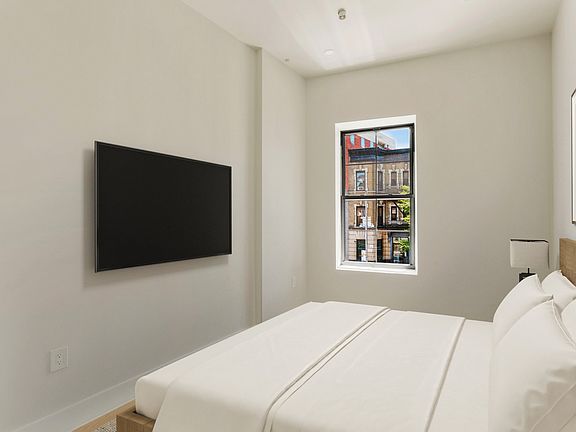 4th image of 2111 Regent Pl #2F