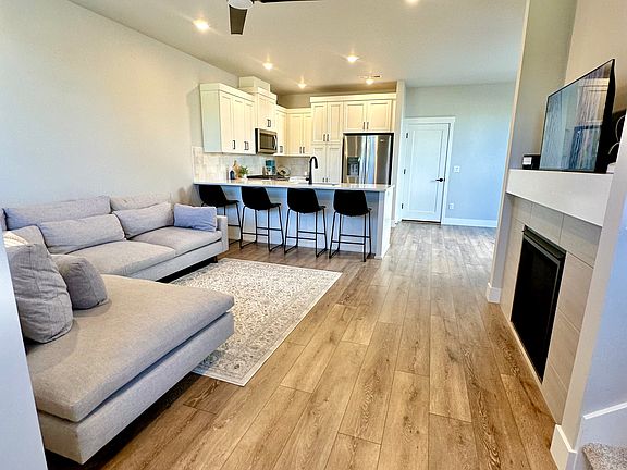 2nd image of 3801 NE Eagle Rd