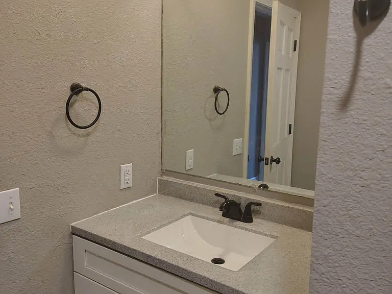 608 Compton Ave #4 — Photo 5