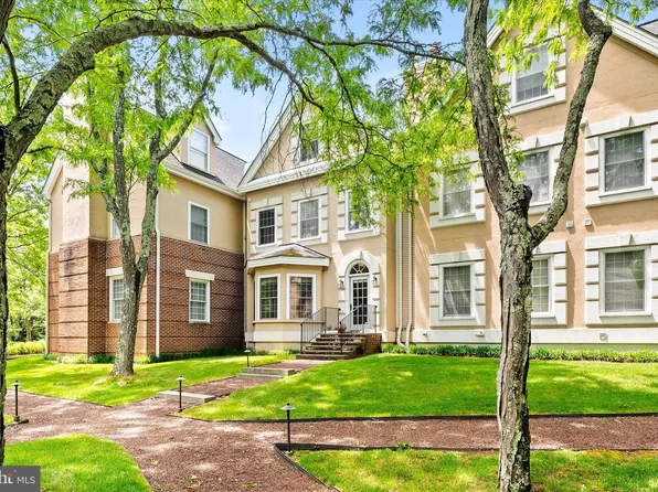 12 Governors Ln, Princeton, NJ 08540