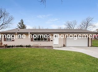 449 Walnut Ln, Apple Valley, MN 55124