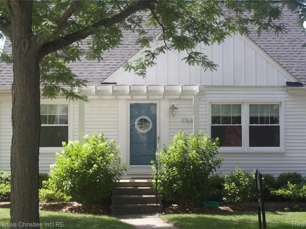 1748 Webster St, Birmingham, MI 48009