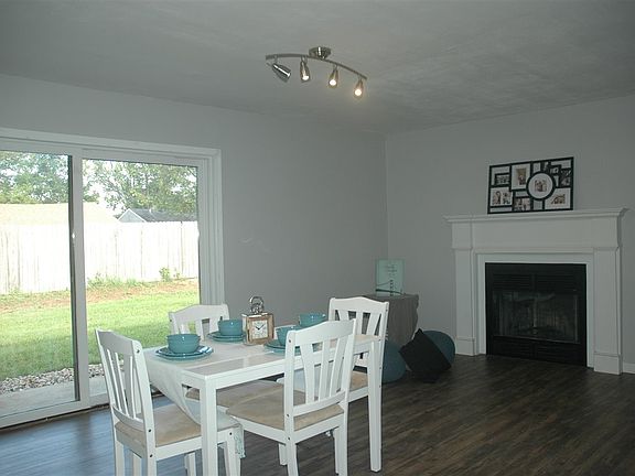 5th image of 803 Clemens Dr
