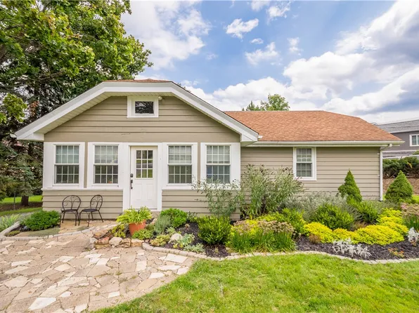 5827 Irishtown Rd, Bethel Park, PA 15102