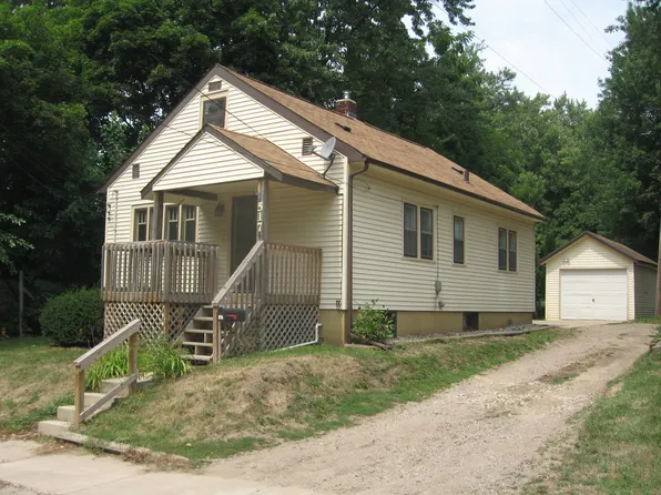 517 Brenner St NE, Grand Rapids, MI 49505