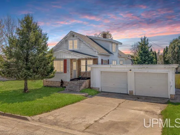 1105 W Hughitt St, Iron Mountain, MI 49801