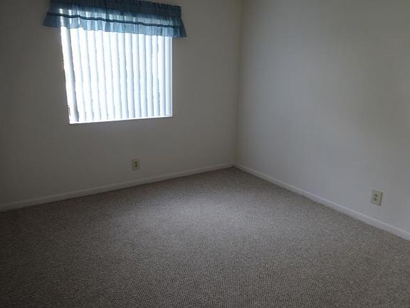 5th image of 110 Lake Pine Cir APT A-1