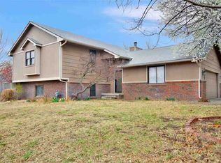 2201 N Fallen Tree Ct, Derby, KS 67037