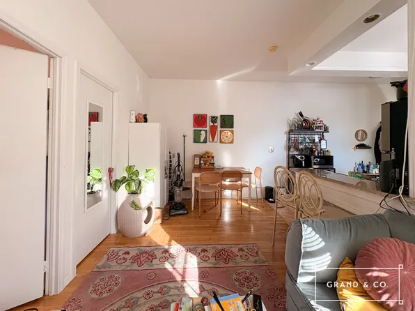 14 Maujer Street image 1 of 10