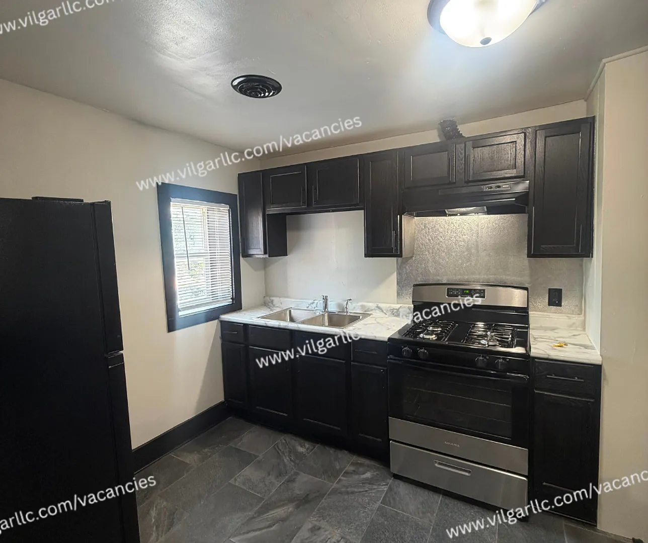 5035 Tod Ave — Photo 3