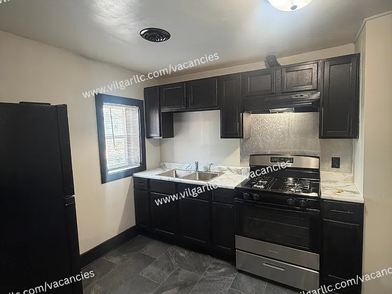 5035 Tod Ave — Photo 3