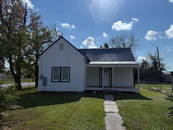1401 W Curtis Ave, Orange, TX 77630