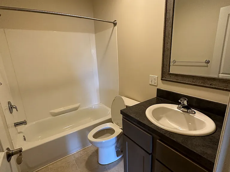 Pleasant Valley Apartments — Photo 12