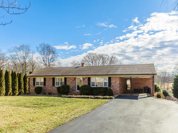 124 Walton Dr, Appomattox, VA 24522