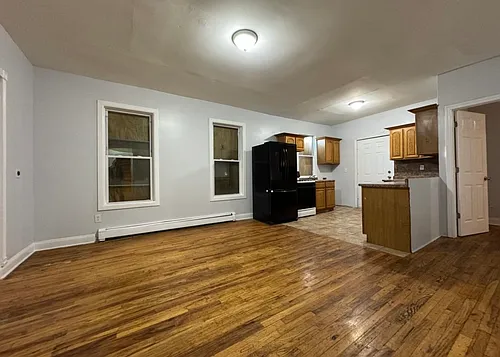 16 Laurel St Photo 1