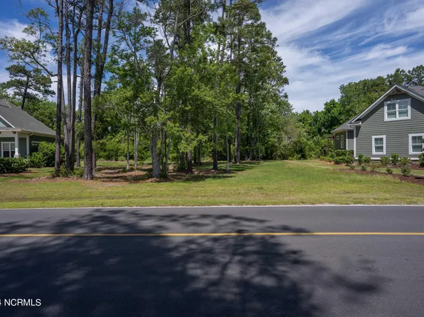 2410 St James Drive SE, Southport, NC 28461
