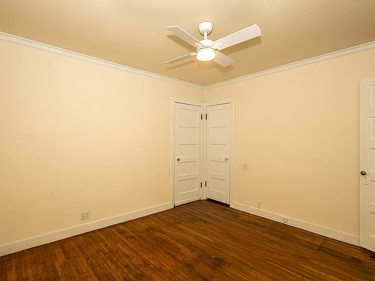 812 N June St — Photo 25
