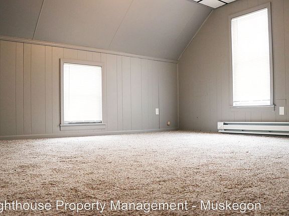 3rd image of 827 W Larch Ave APT 2