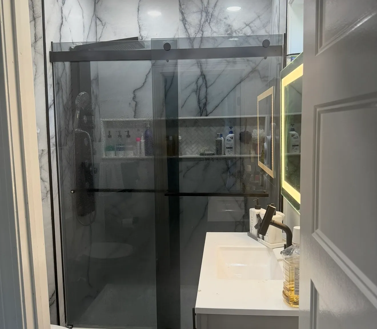2 bed, 900 sqft, $2,300 — Photo 1