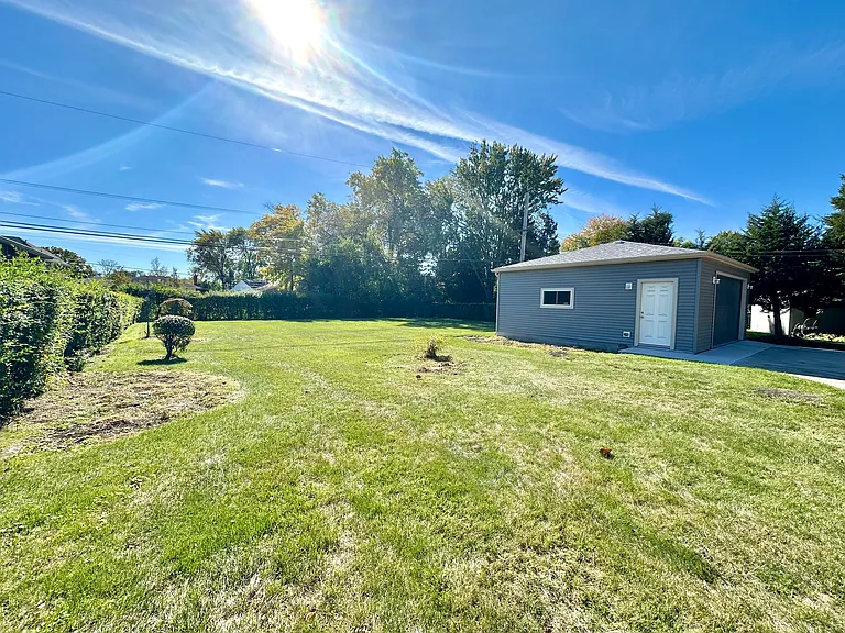 8129 W Courtland Ave — Photo 13