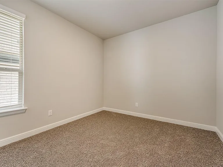 2441 Bellatrix Dr — Photo 14