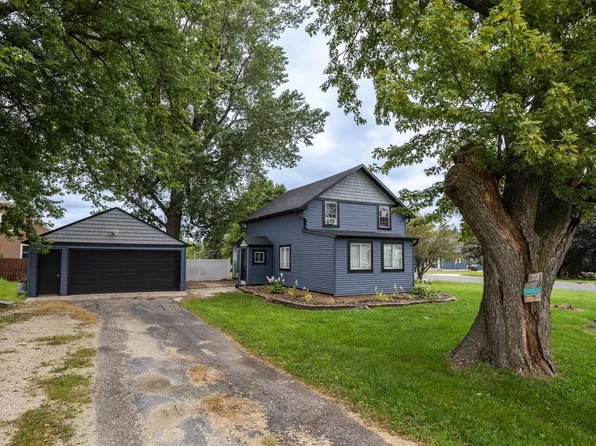 13 S Airport Dr, Dodge Center, MN 55927