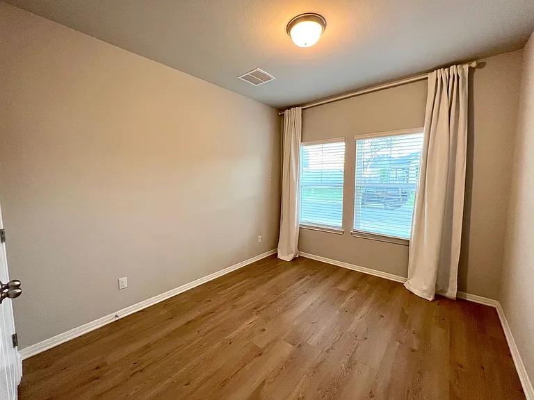 11405 Copperstone Ave — Photo 6