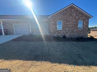 136 Caldwell Ln #B, Dublin, GA 31021