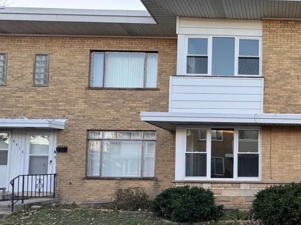 4912 Crain St #B, Skokie, IL 60077