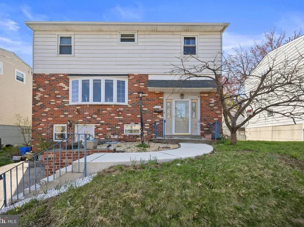 1966 King Arthur Rd, Philadelphia, PA 19116