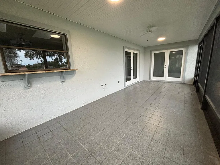 401 Crystal Lake Dr — Photo 16