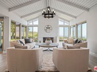 2526 Cordelia Rd, Los Angeles, CA 90049