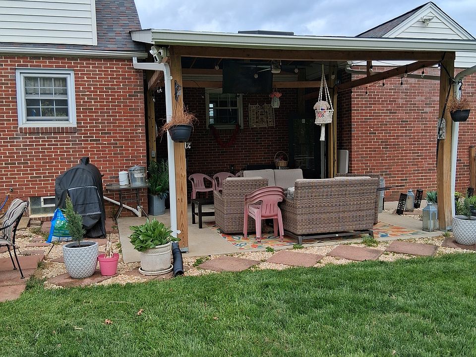 2nd image of 7012 Warfield Rd