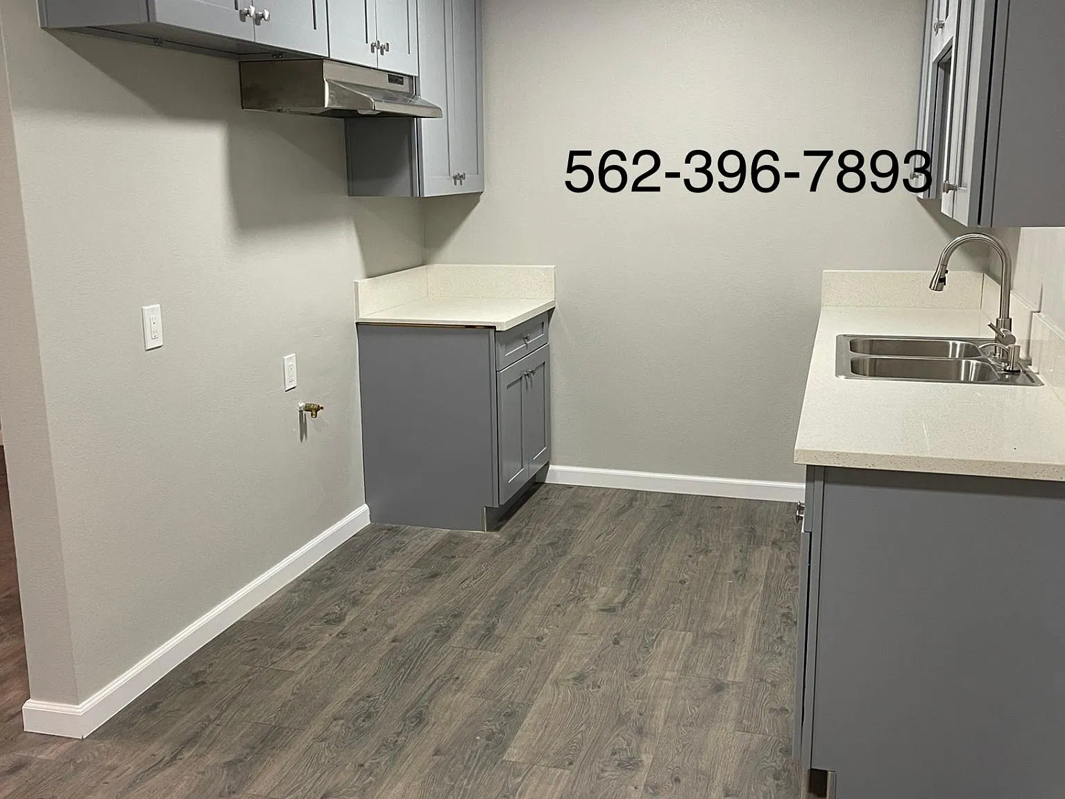 102 E Indigo St — Photo 2