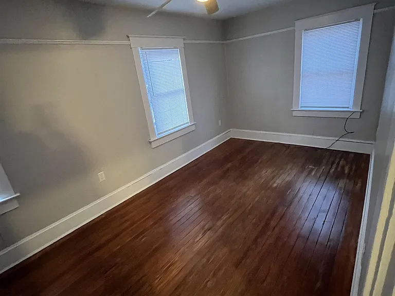 502 N Loudoun St #B — Photo 2