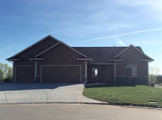 920 N Trail Drive Cir, Mulvane, KS 67110