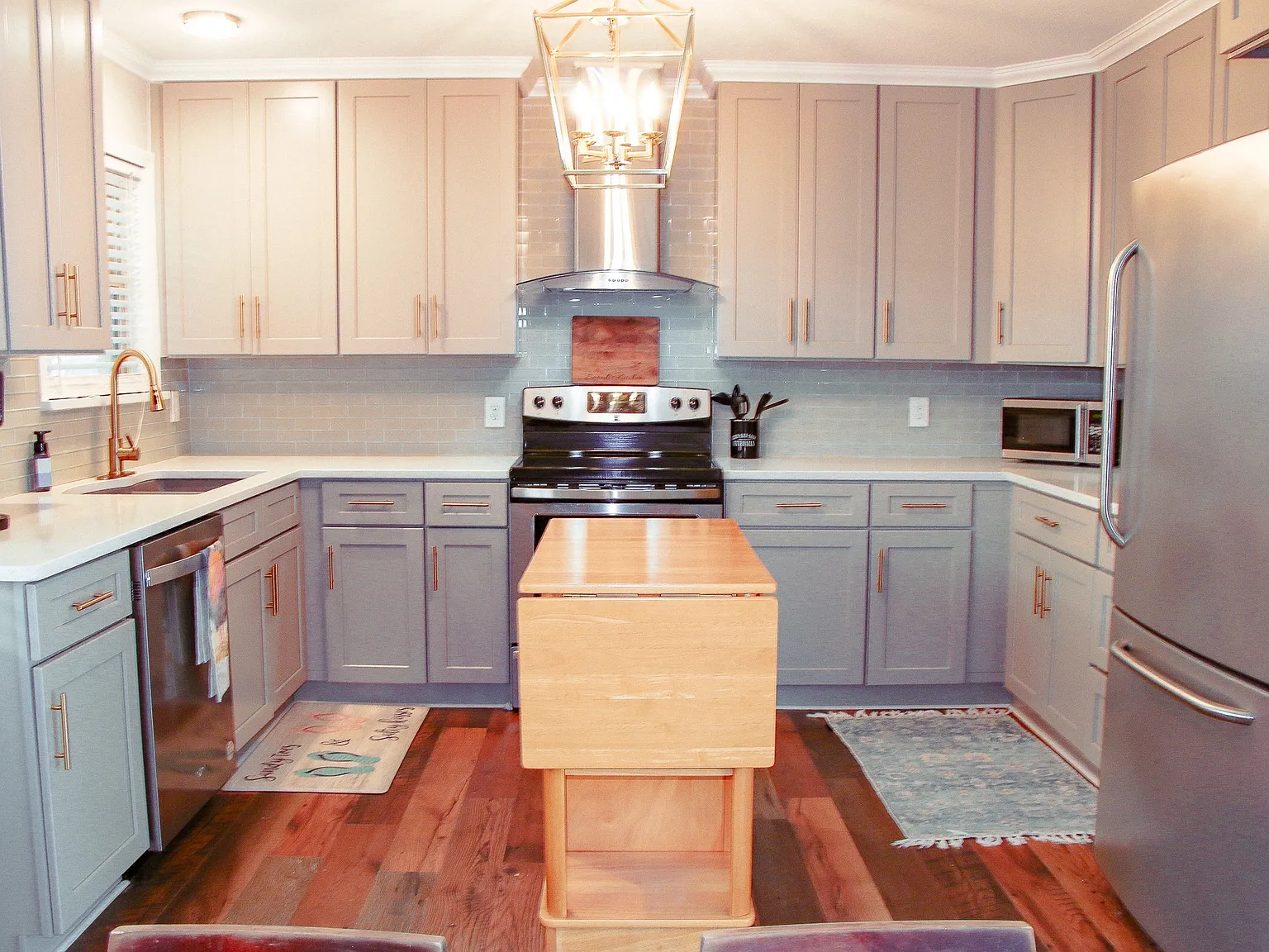 3 bed, 1350 sqft, $2,700 — Photo 4