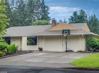 18305 Fernbrook Ct, Lake Oswego, OR 97035