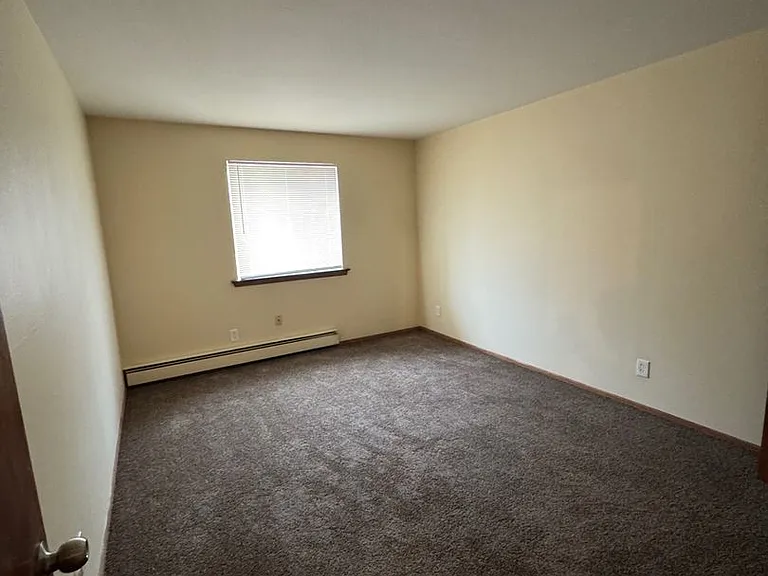 Somerset Apartments — Photo 5