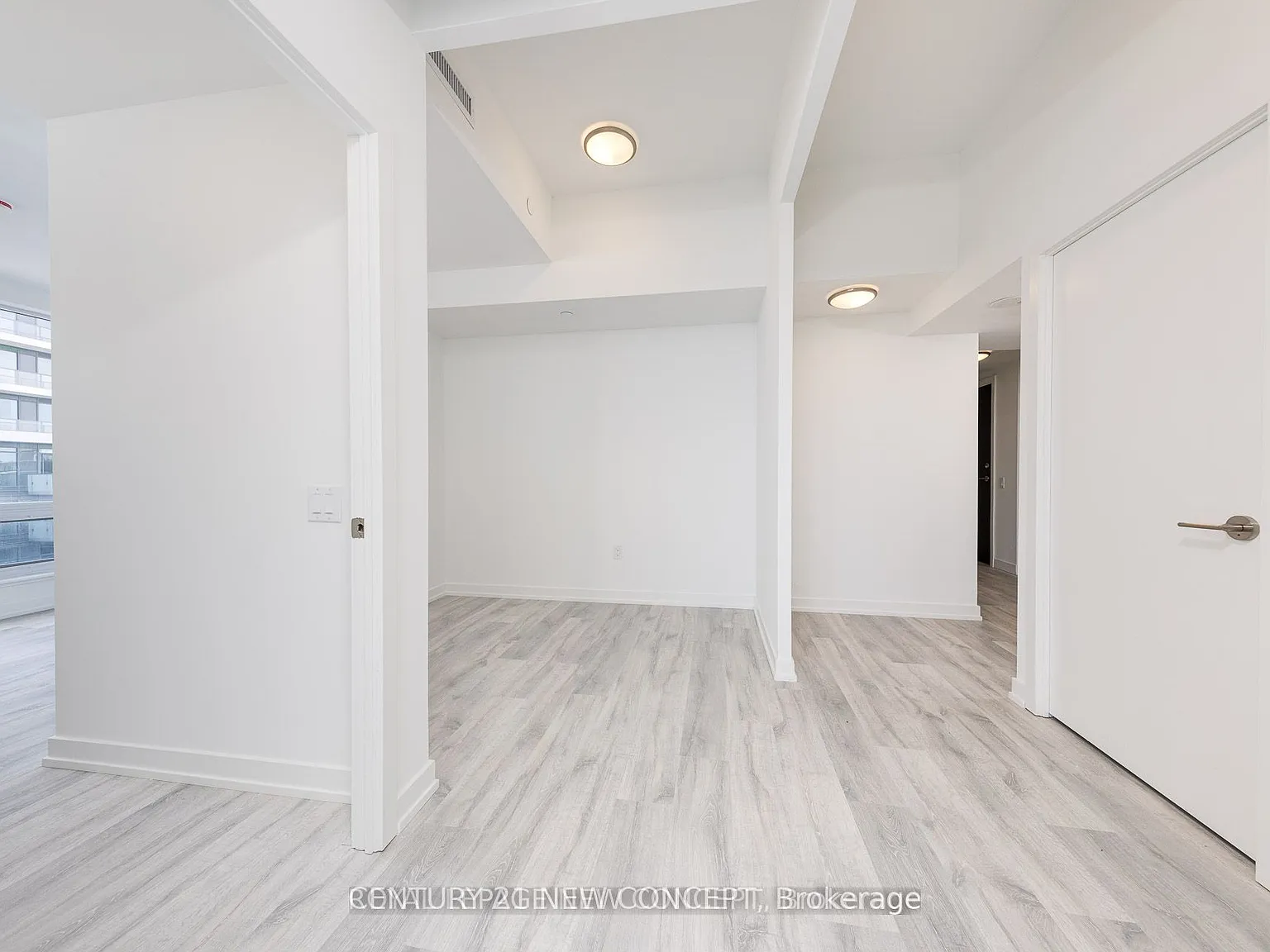 7 Golden Lion Hts — Photo 4