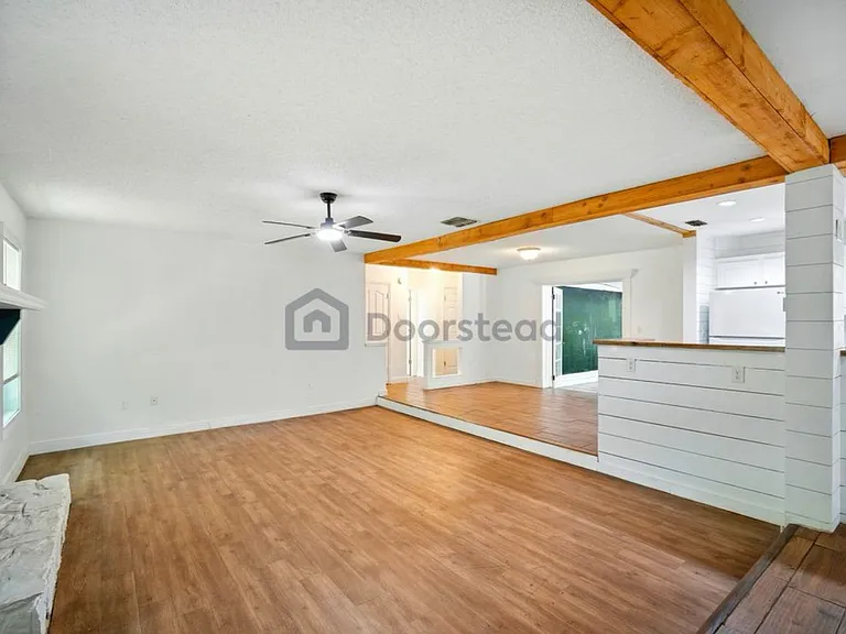 Oakwood Ct — Photo 13