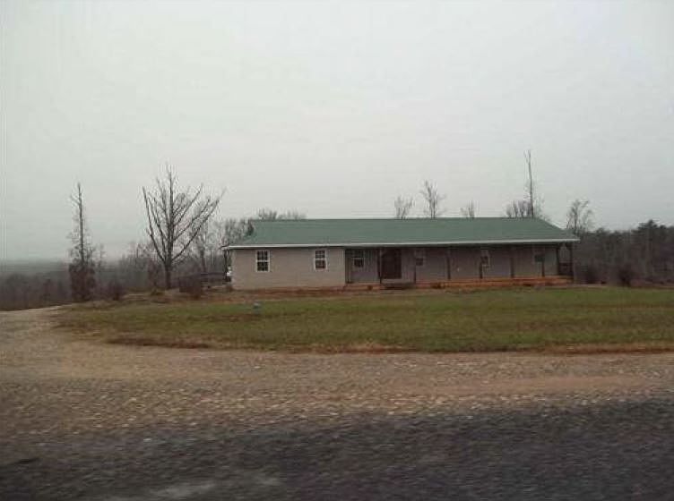 2nd image of 3683 Horseshoe Rd