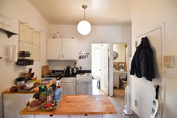 Rented by The Agency | media 8